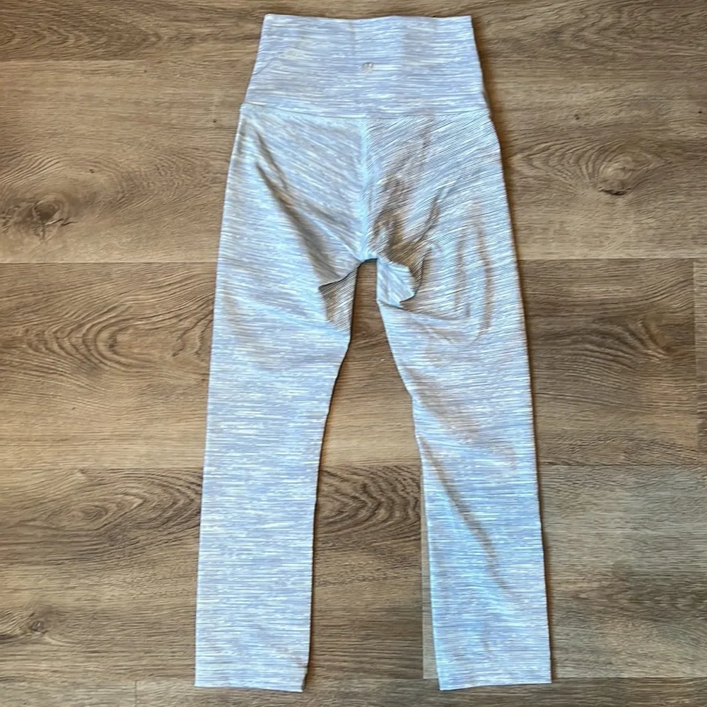 Lululemon Wunder Under Crop 21” - Picture 5 of 17